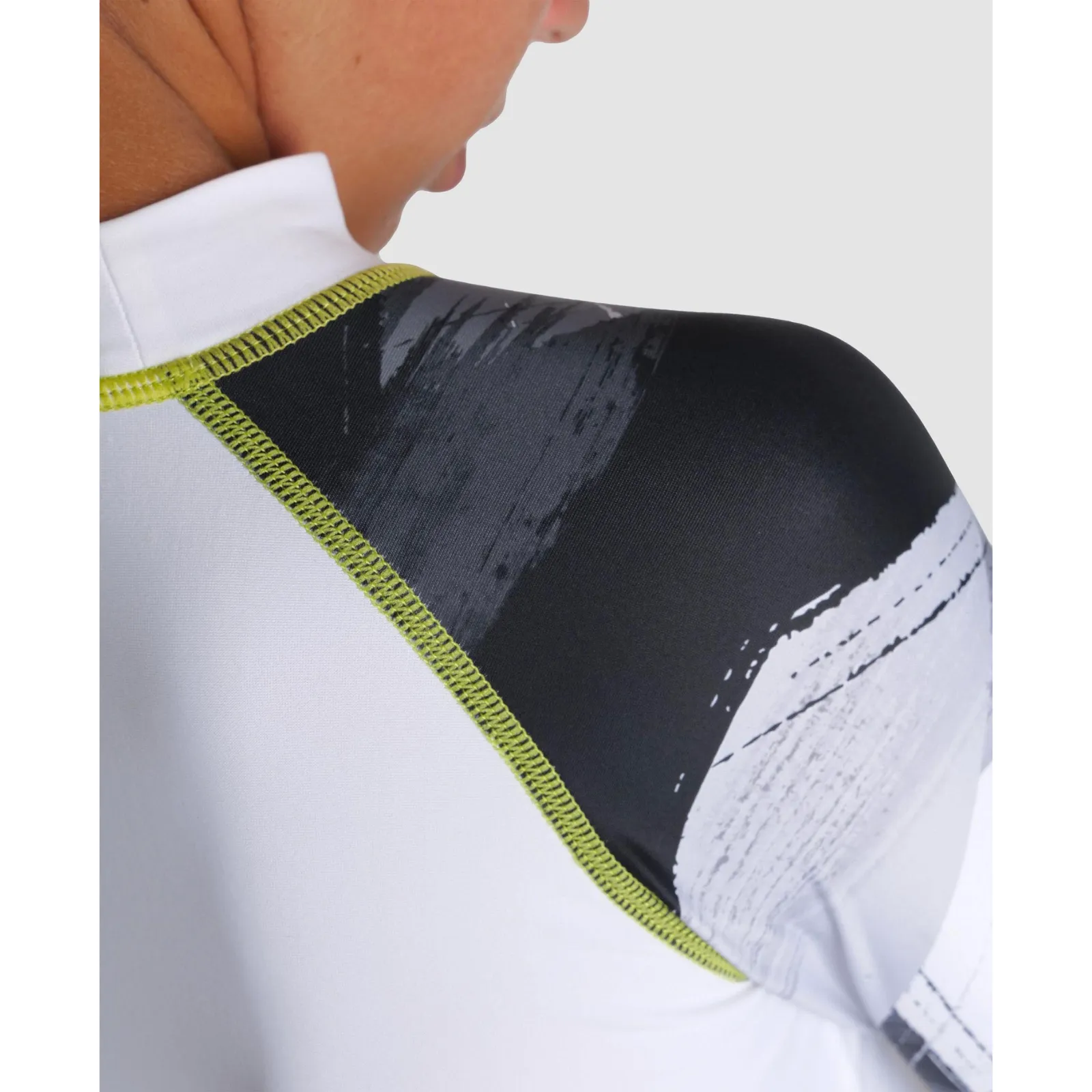 BOY'S SHORT SLEEVES RASH GUARD