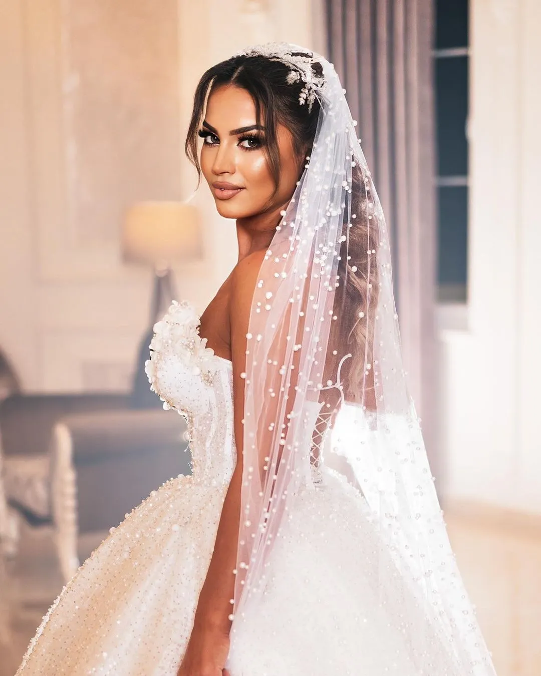 Deluxe Floor Length Sweetheart Sleeveless A-Line Sequined Wedding Dress with Beads