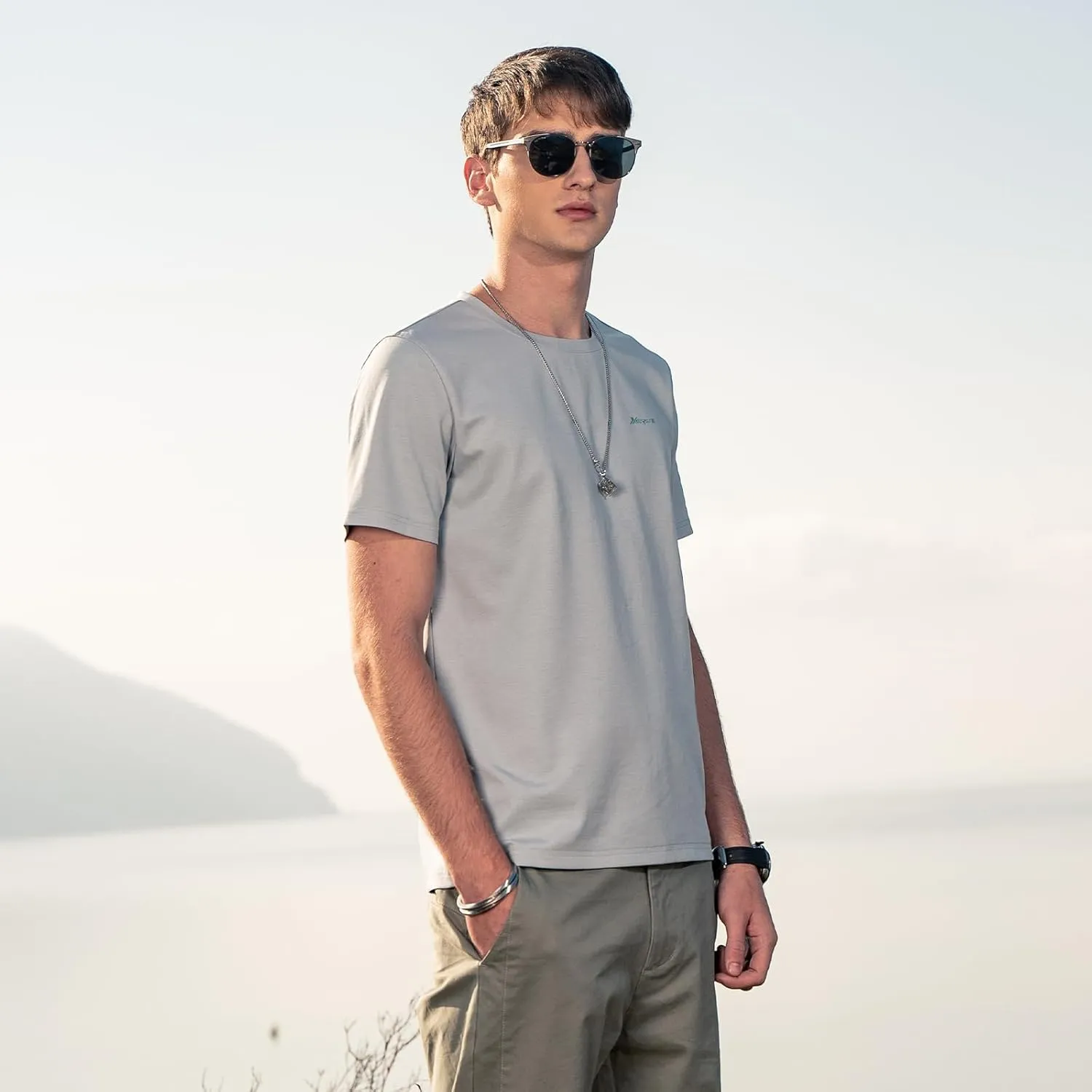 Men's Ice Silk T-Shirt,Quick Drying Breathable Top, Ice Silk Smooth Sports Shirt
