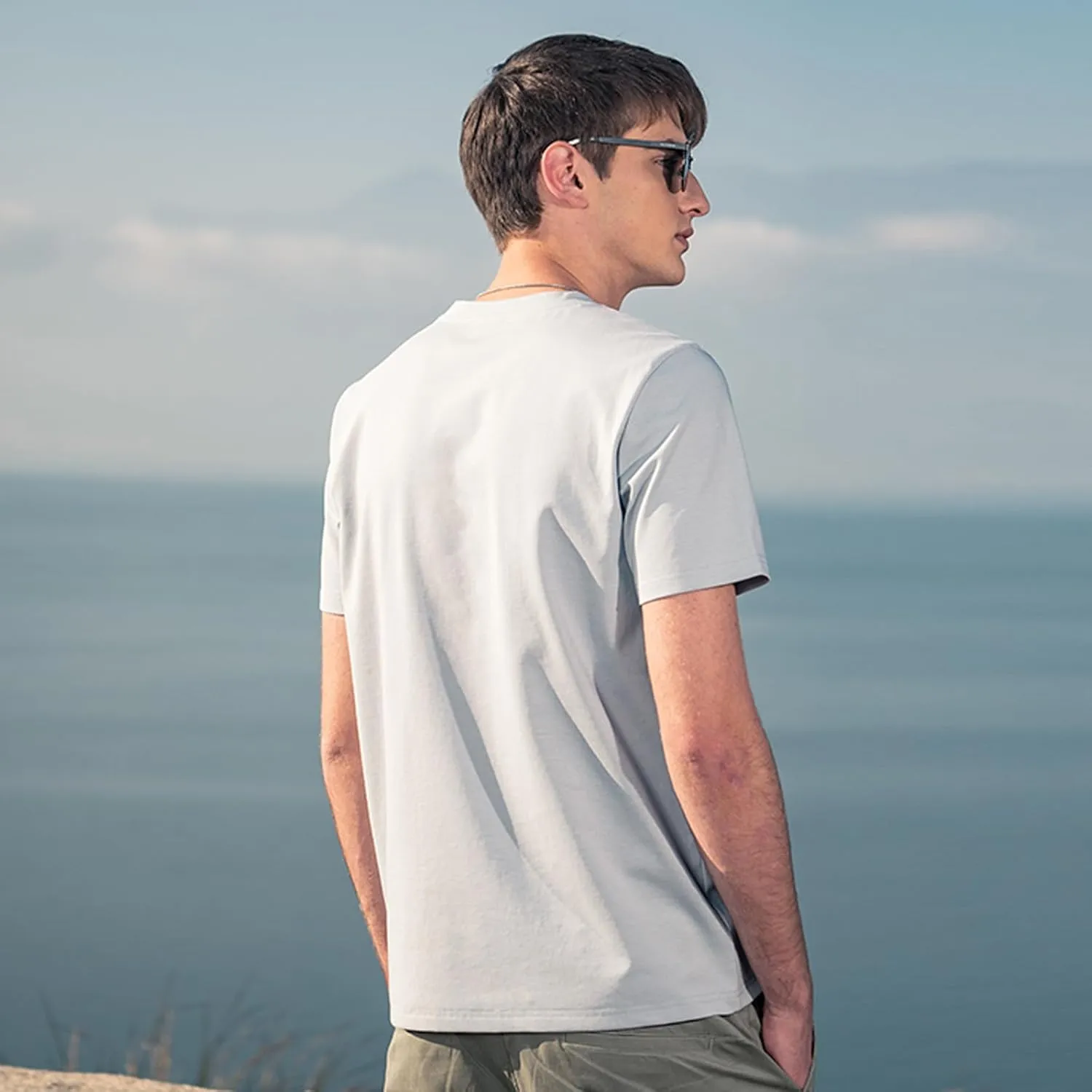 Men's Ice Silk T-Shirt,Quick Drying Breathable Top, Ice Silk Smooth Sports Shirt