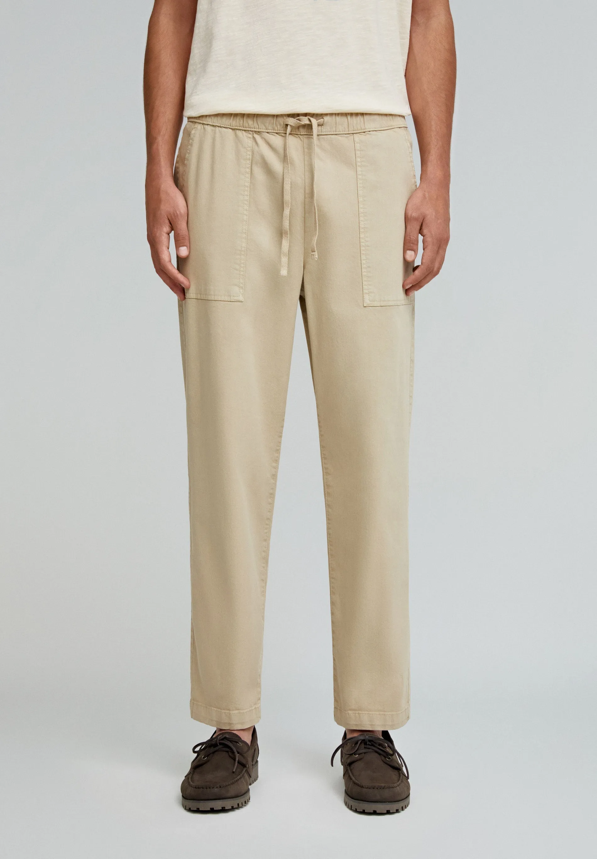 RELAXED FIT TROUSERS WITH ELASTICATED WAISTBAND
